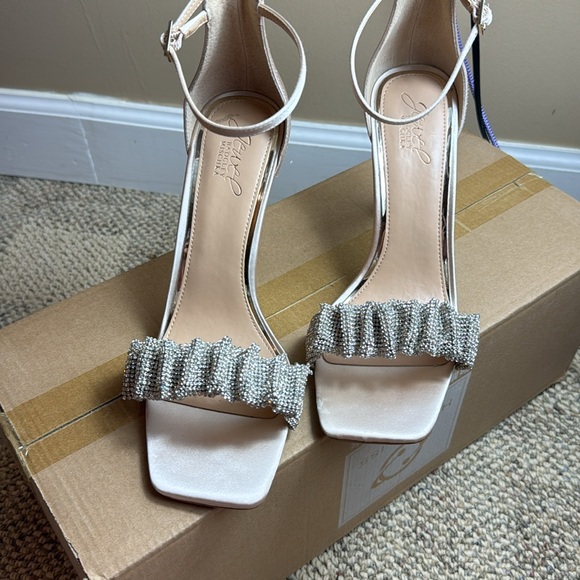 • Jewel Badgley Mischka • Ridley Bejeweled Strap Stiletto Heel • 8.5 • - Picture 3 of 10